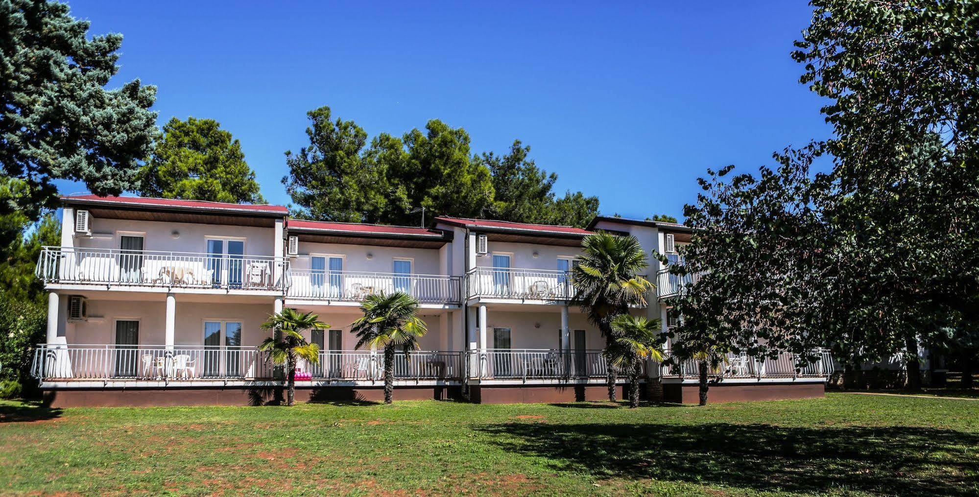 Ai Pini Medulin Resort Екстериор снимка